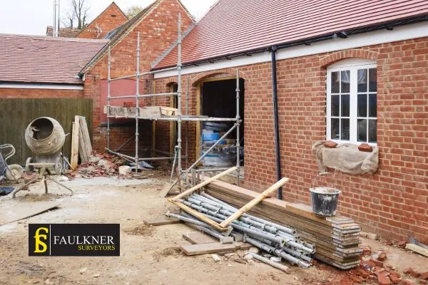 What is the minimum distance between 2 houses? 2 Distance Between Two Houses : Party Wall Surveyors Sittingbourne